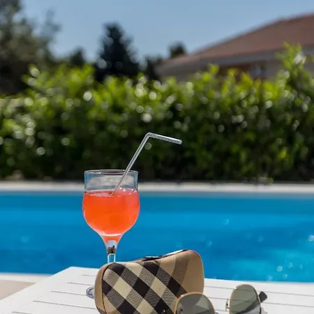 Villa Katess With Heated Pool Split Exterior photo