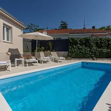 Villa Katess With Heated Pool Split Exterior photo