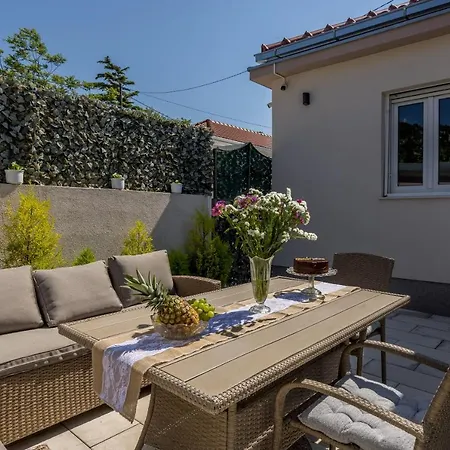 Villa Katess With Heated Pool Split Exterior photo