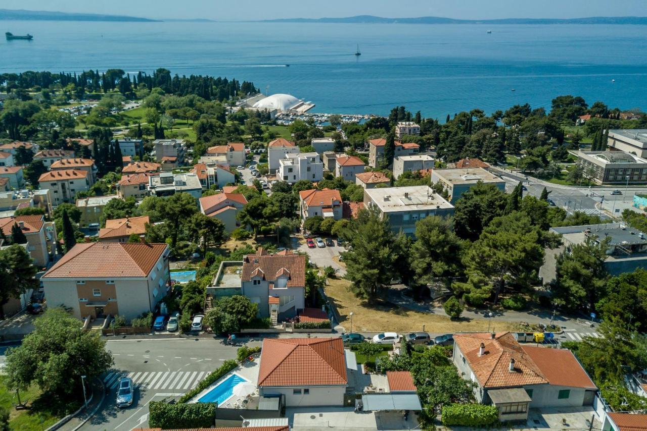 Katess With Heated Pool Villa