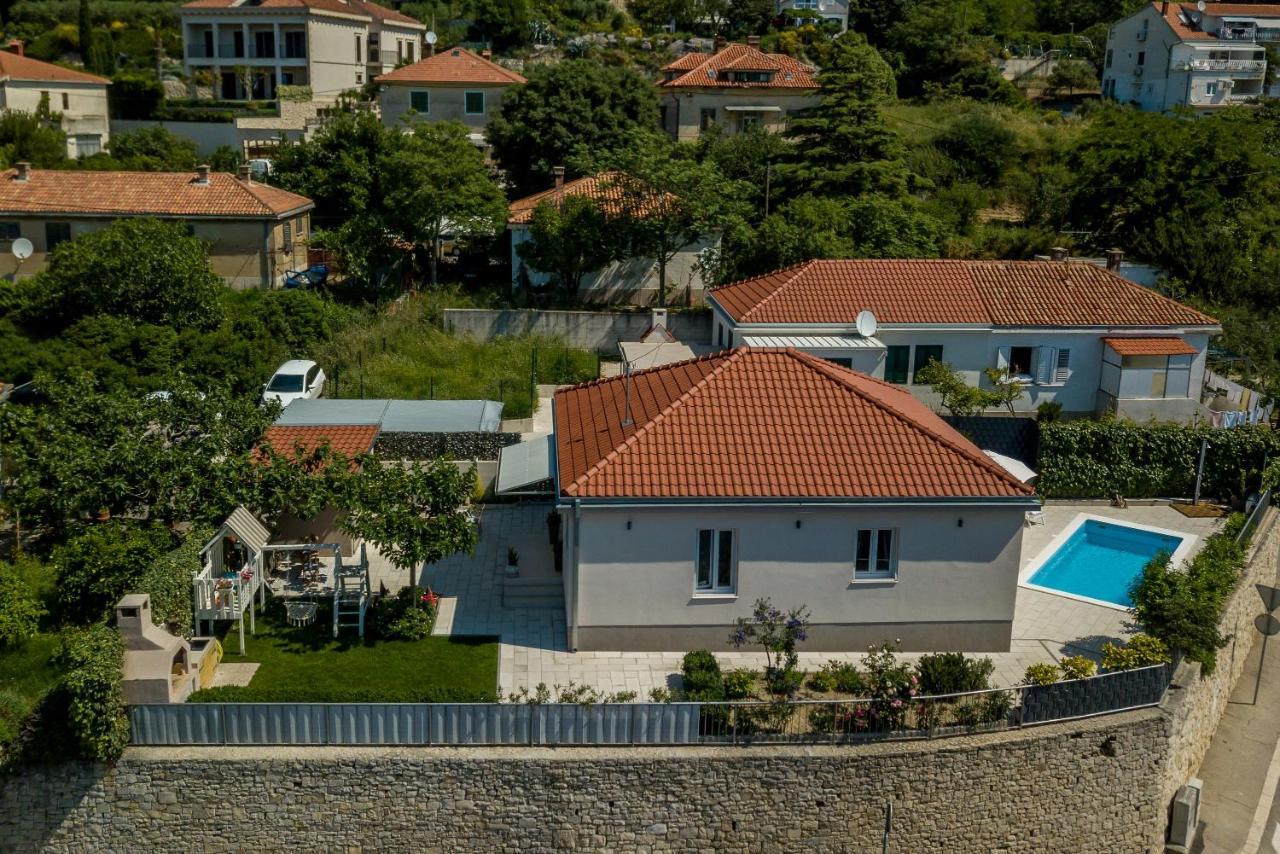 Villa Katess With Heated Pool *