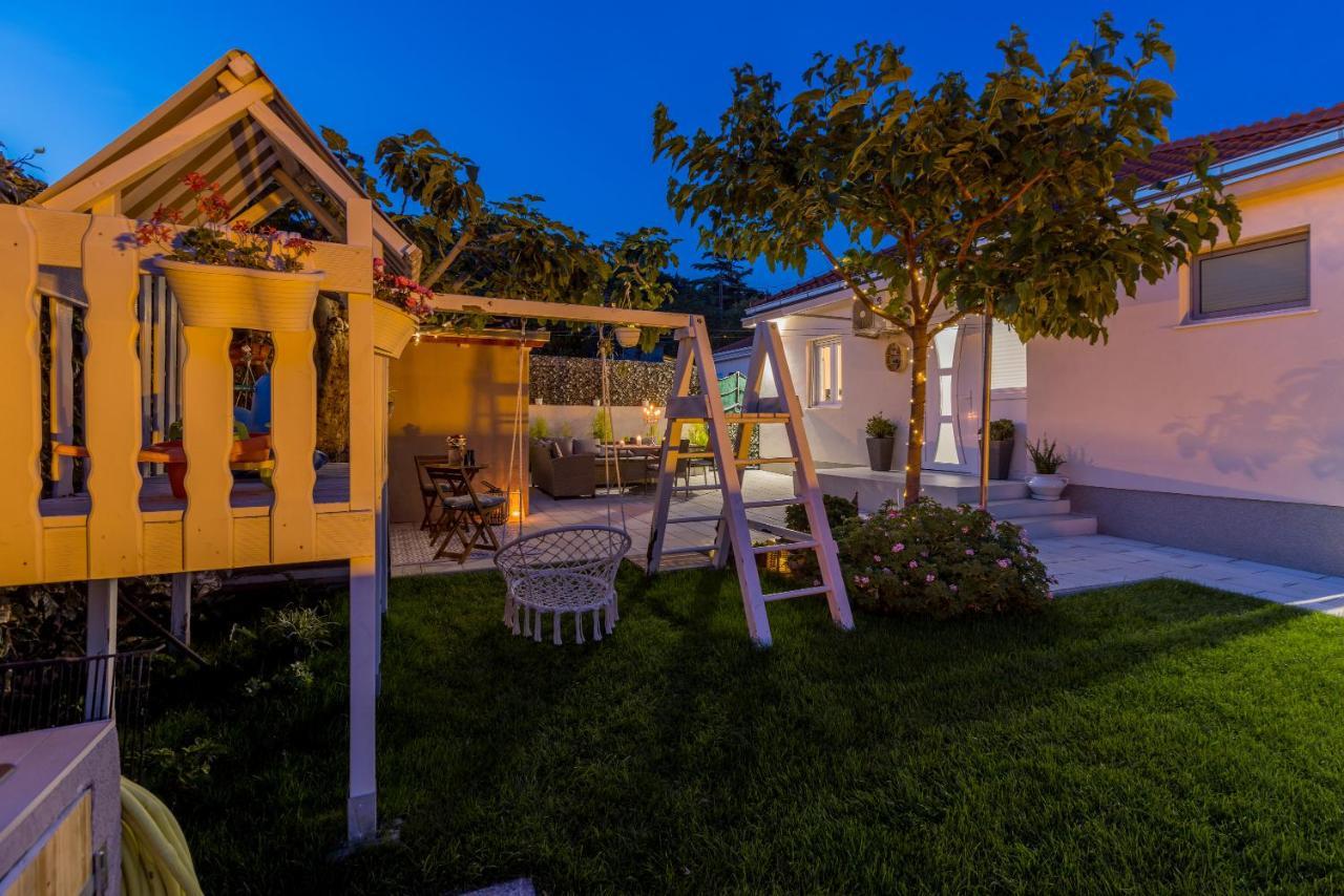 Katess With Heated Pool Villa Split