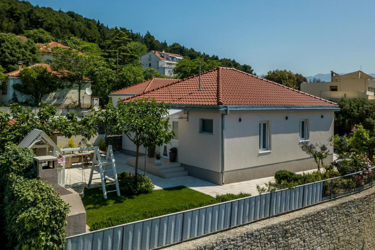 Villa Katess With Heated Pool